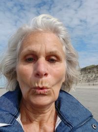 Anne Lemmen am Strand